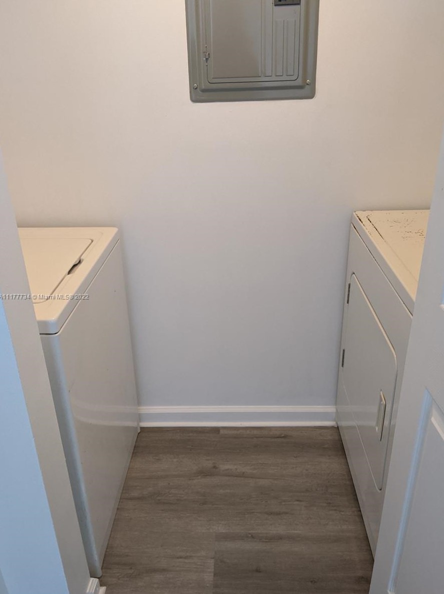 17150 Bay Rd, Miami FL 33160-3413 exterior