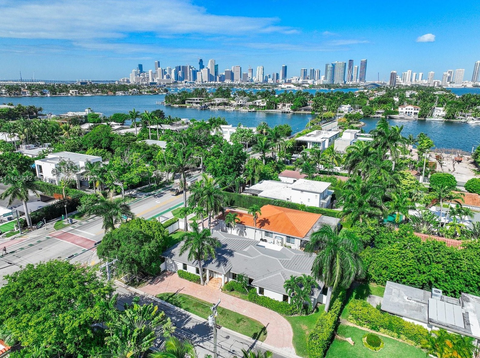 440 Dilido Dr, Miami FL  33139-1272 exterior