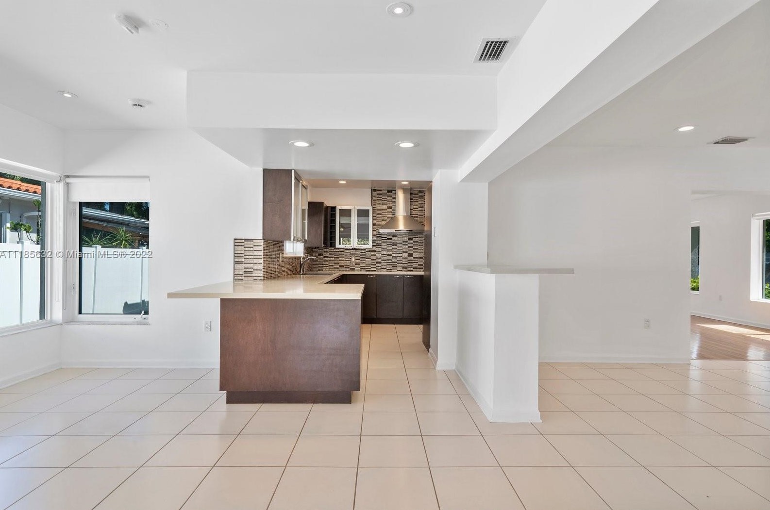 440 Dilido Dr, Miami FL  33139-1272 exterior