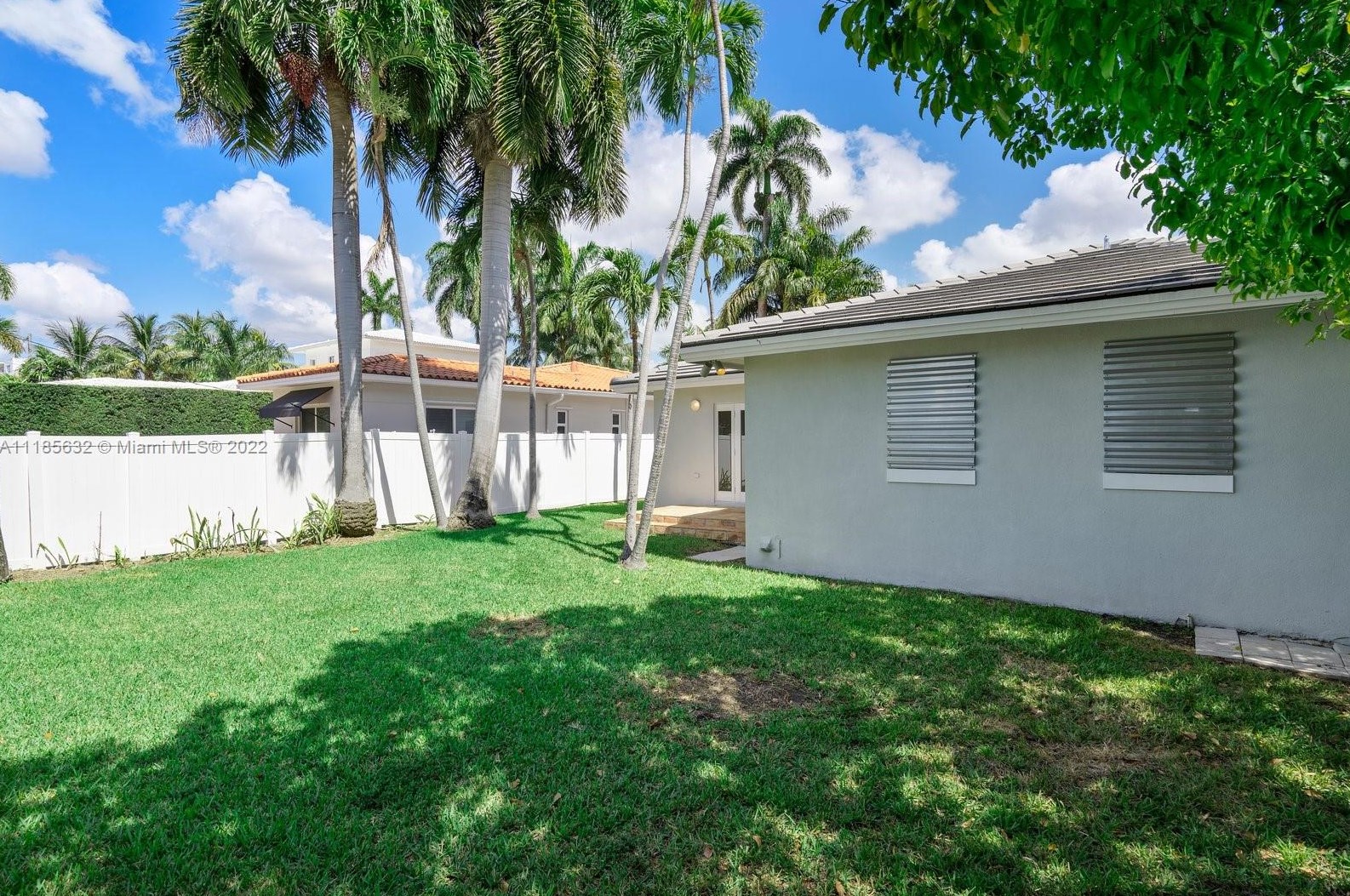 440 Dilido Dr, Miami FL  33139-1272 exterior