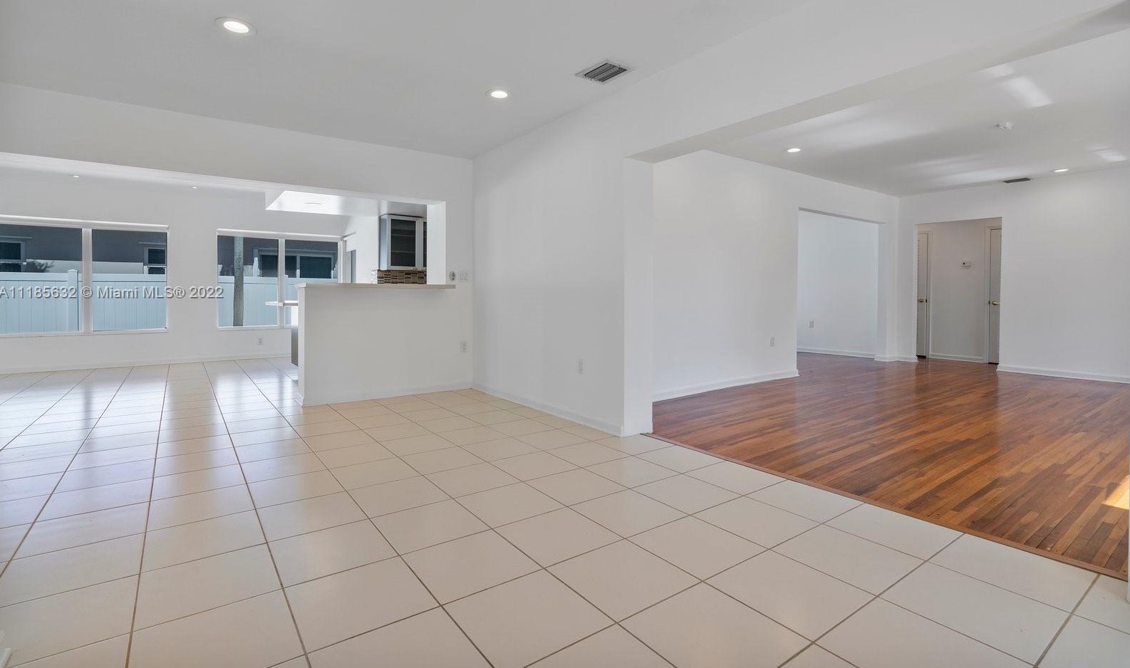 440 Dilido Dr, Miami FL  33139-1272 exterior