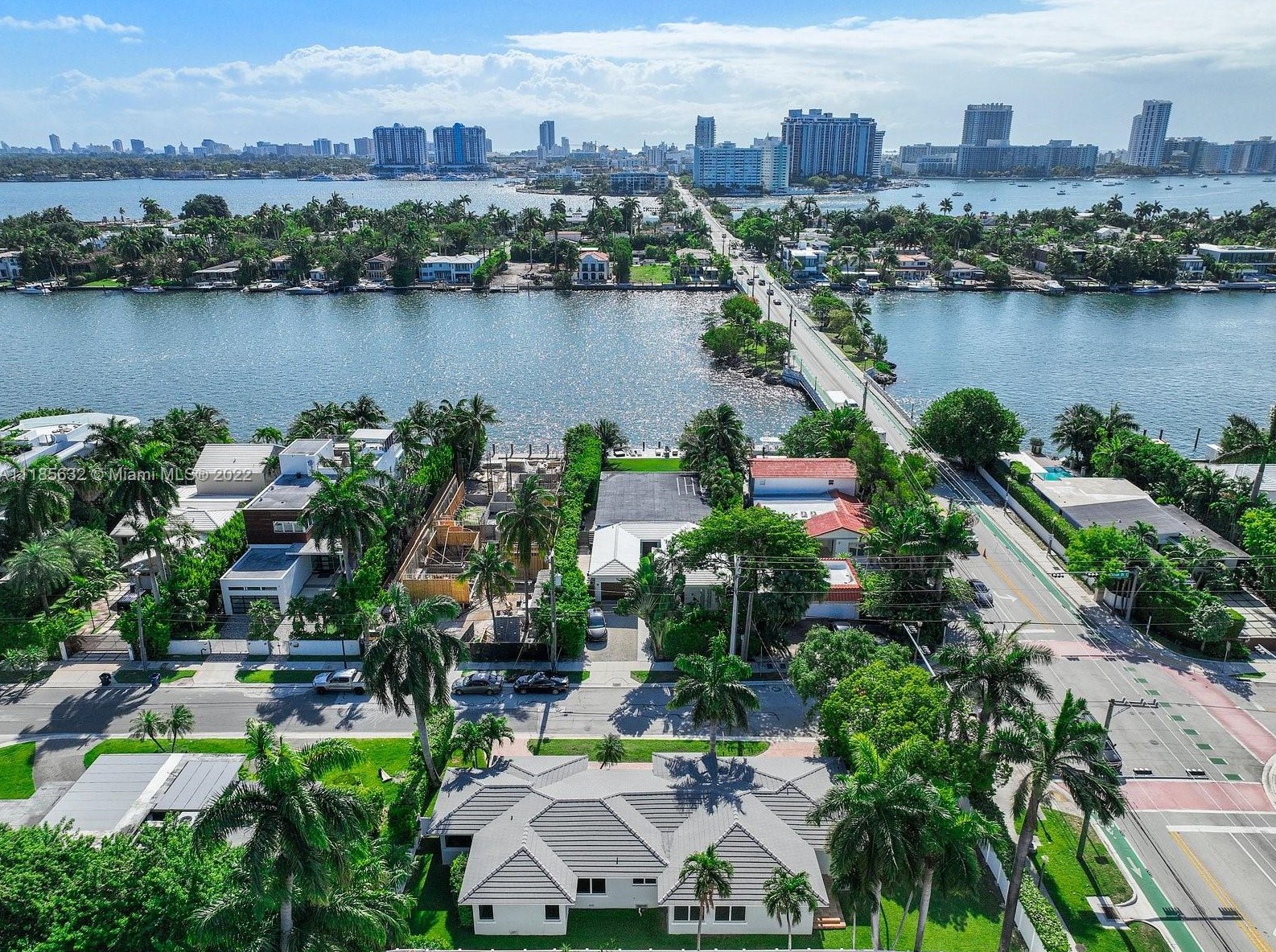 440 Dilido Dr, Miami FL  33139-1272 exterior