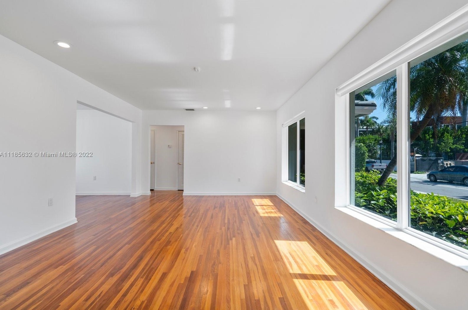 440 Dilido Dr, Miami FL  33139-1272 exterior