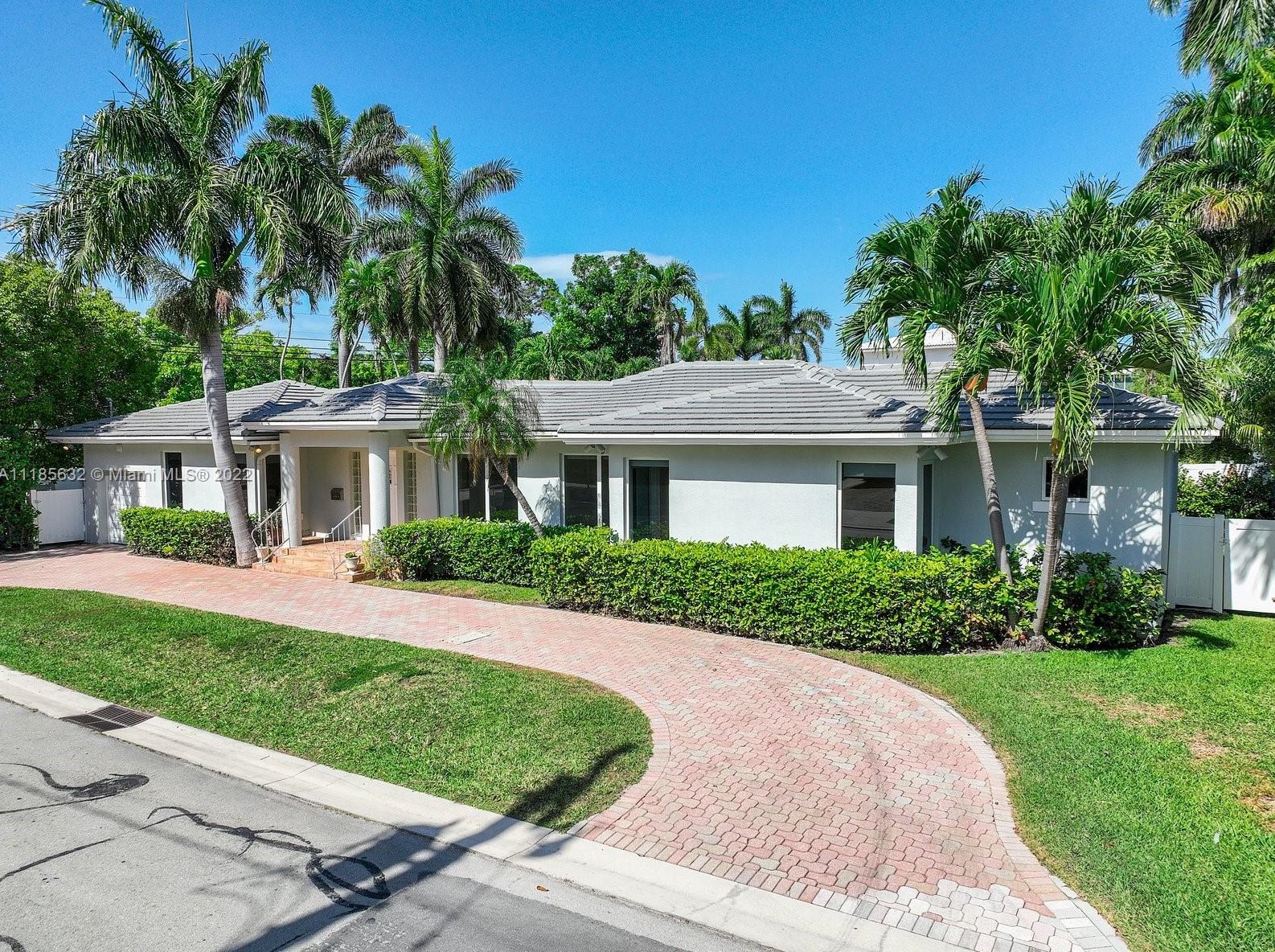 440 Dilido Dr, Miami FL  33139-1272 exterior