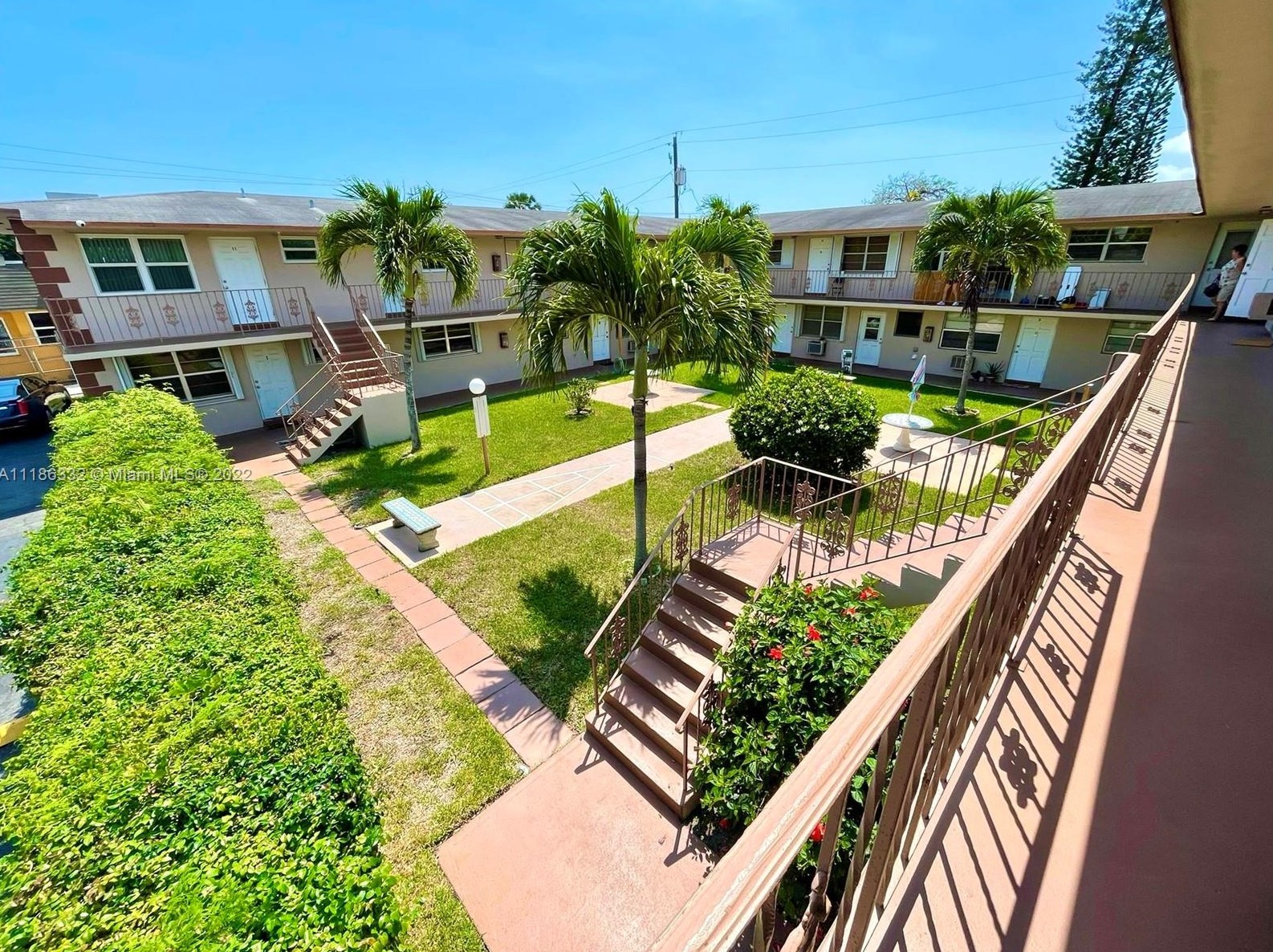 1710 Mckinley St, Hollywood FL  33020-2852 exterior