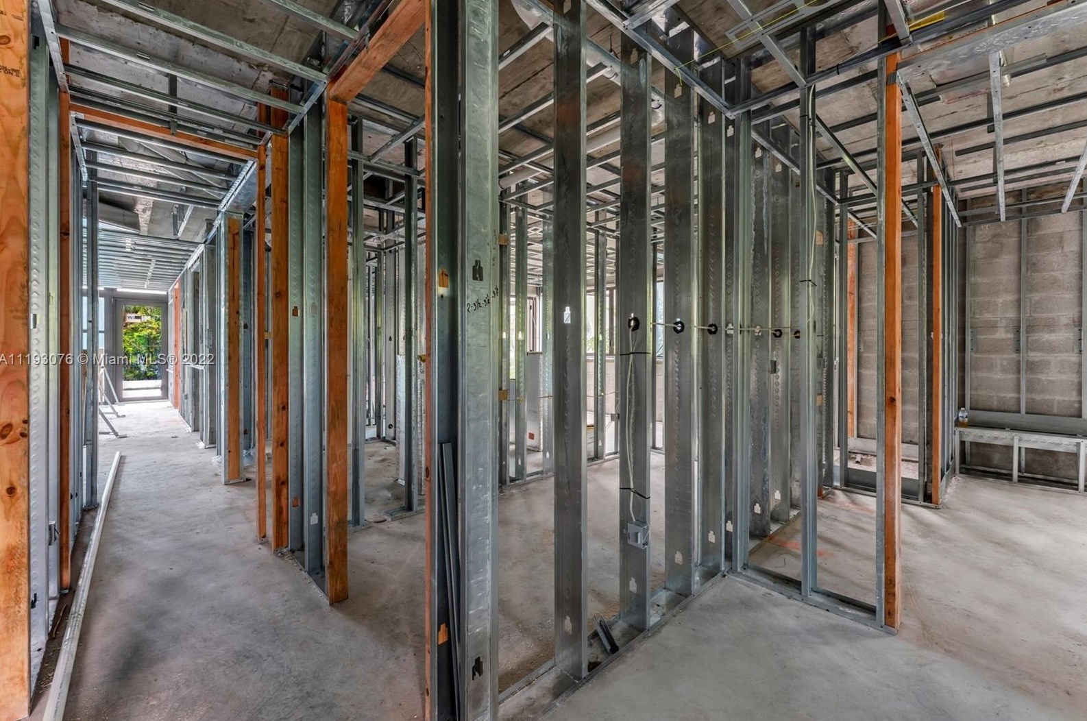 2459 Lincoln Ave, Miami FL  33133-3963 exterior