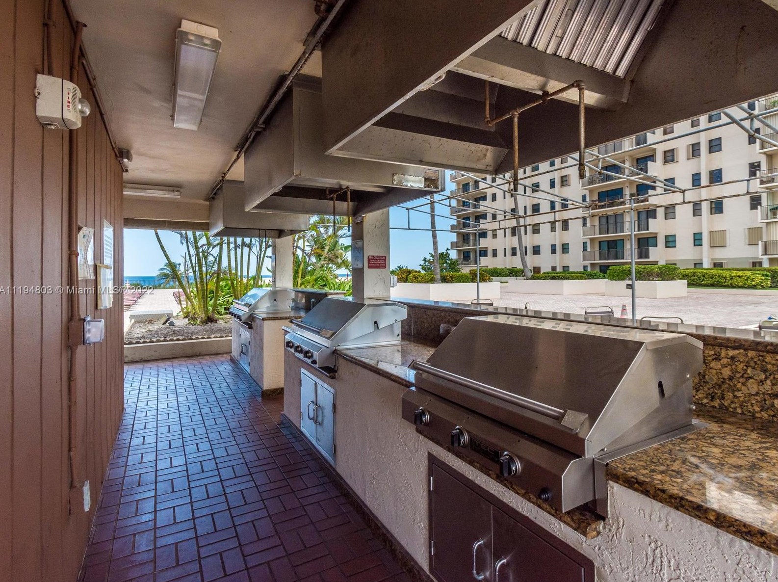 1201 Ocean Dr, Hollywood FL  33019-2121 exterior