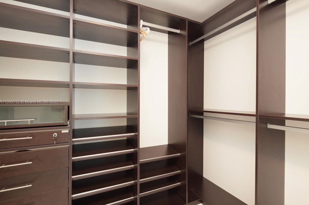 200 Biscayne Boulevard Way, Miami FL 33131-2154 exterior