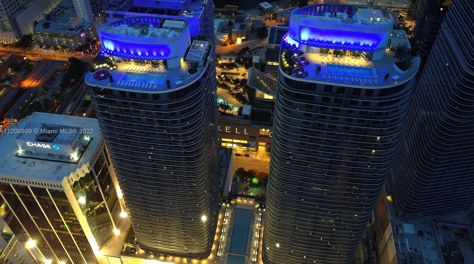 55 9th St, Miami FL  33132-1714 exterior