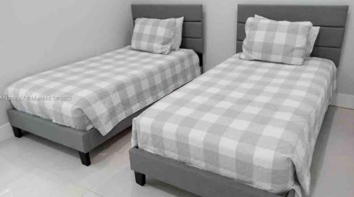 1110 Indian Rdg Trl, Kissimmee FL 34747-1928 exterior