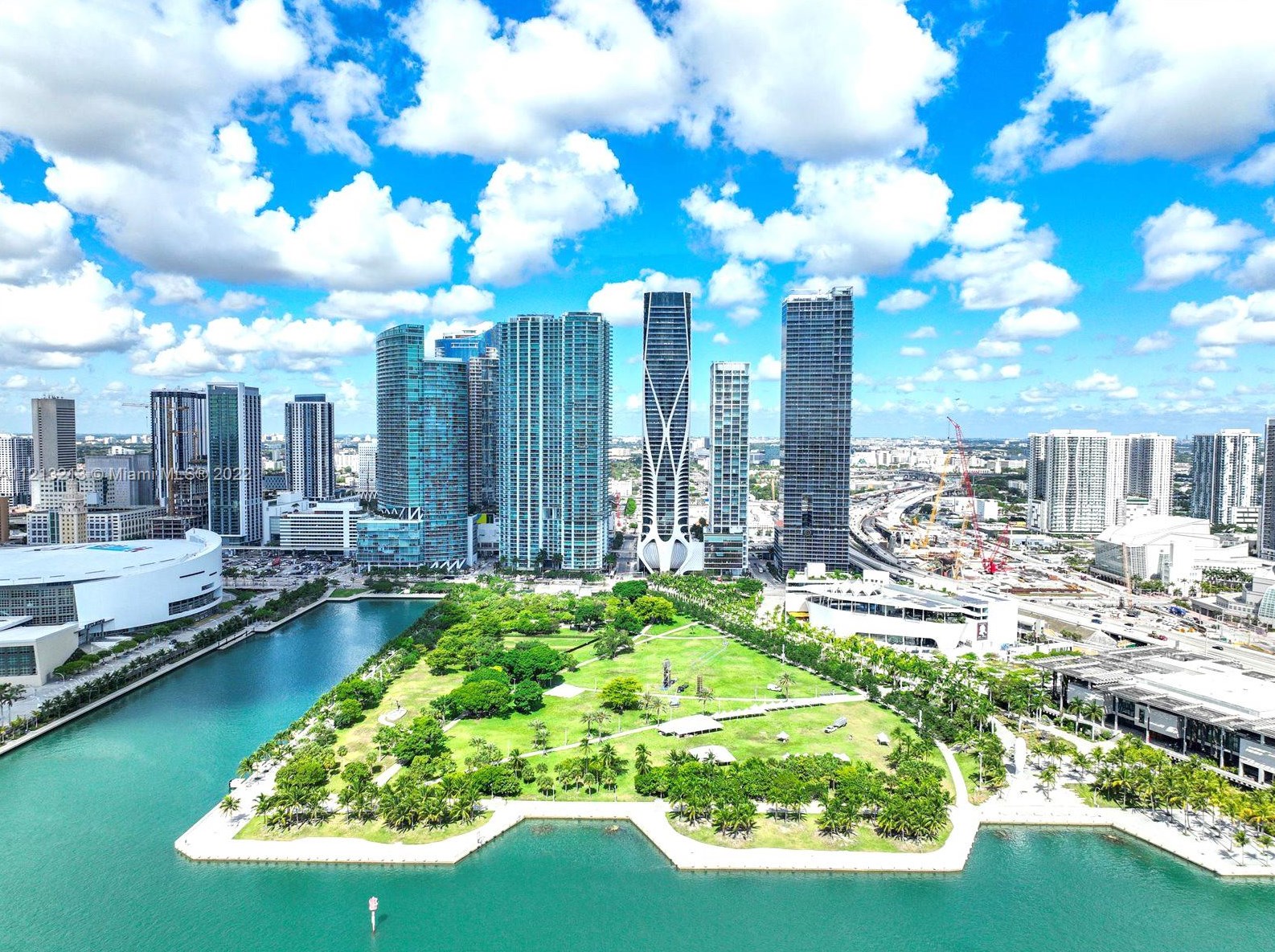 1000 Biscayne Blvd, Miami FL  33132-1702 exterior