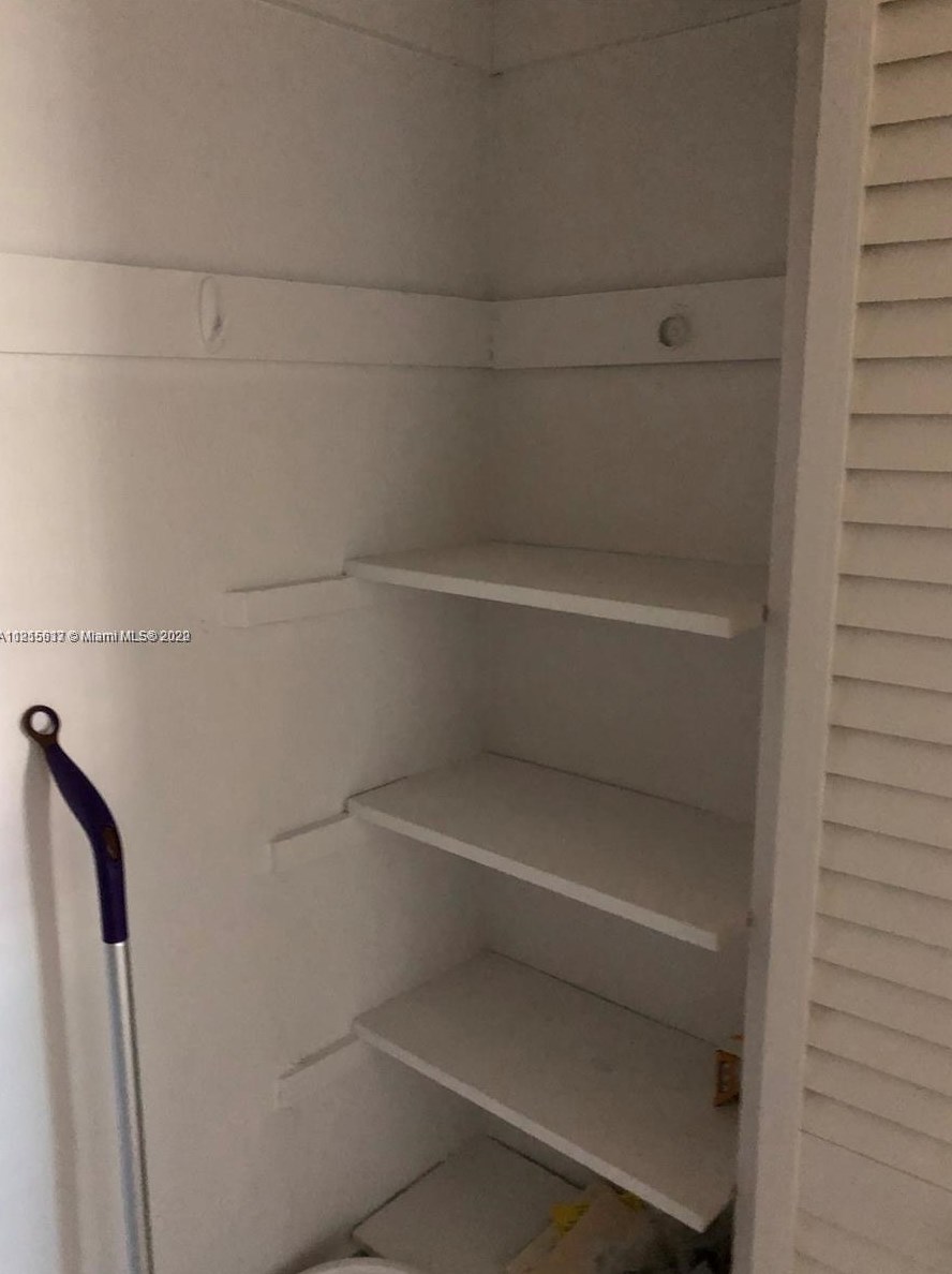 8609 68th Ct, Miami FL 33143-7802 exterior