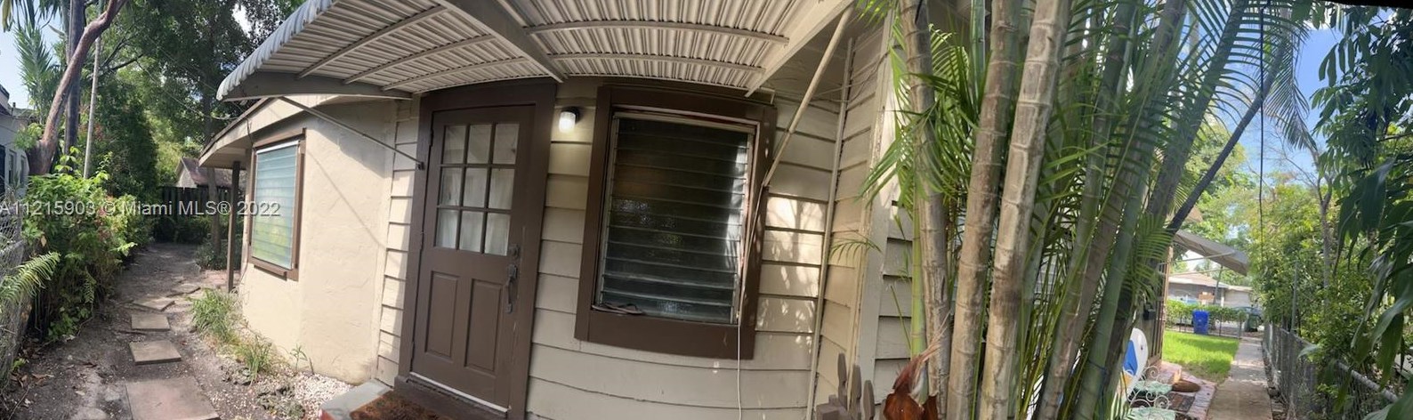 2430 25 Ter, Miami FL 33133-2007 exterior