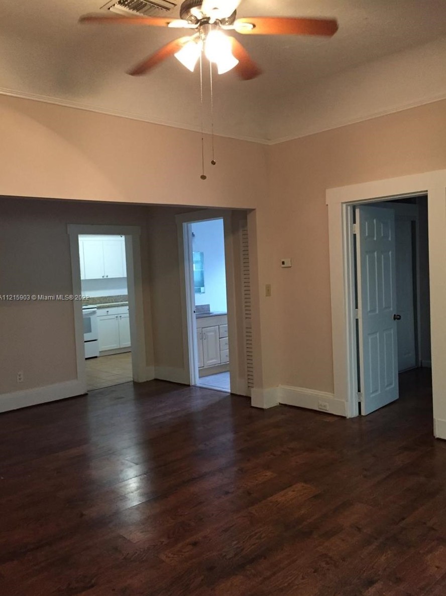 2430 25 Ter, Miami FL 33133-2007 exterior