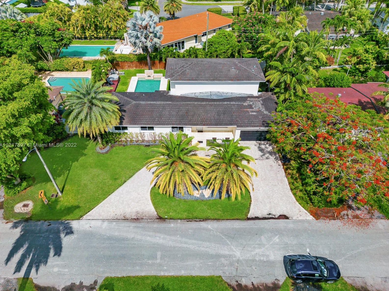 5964 64th Pl, Miami FL  33143-2056 exterior