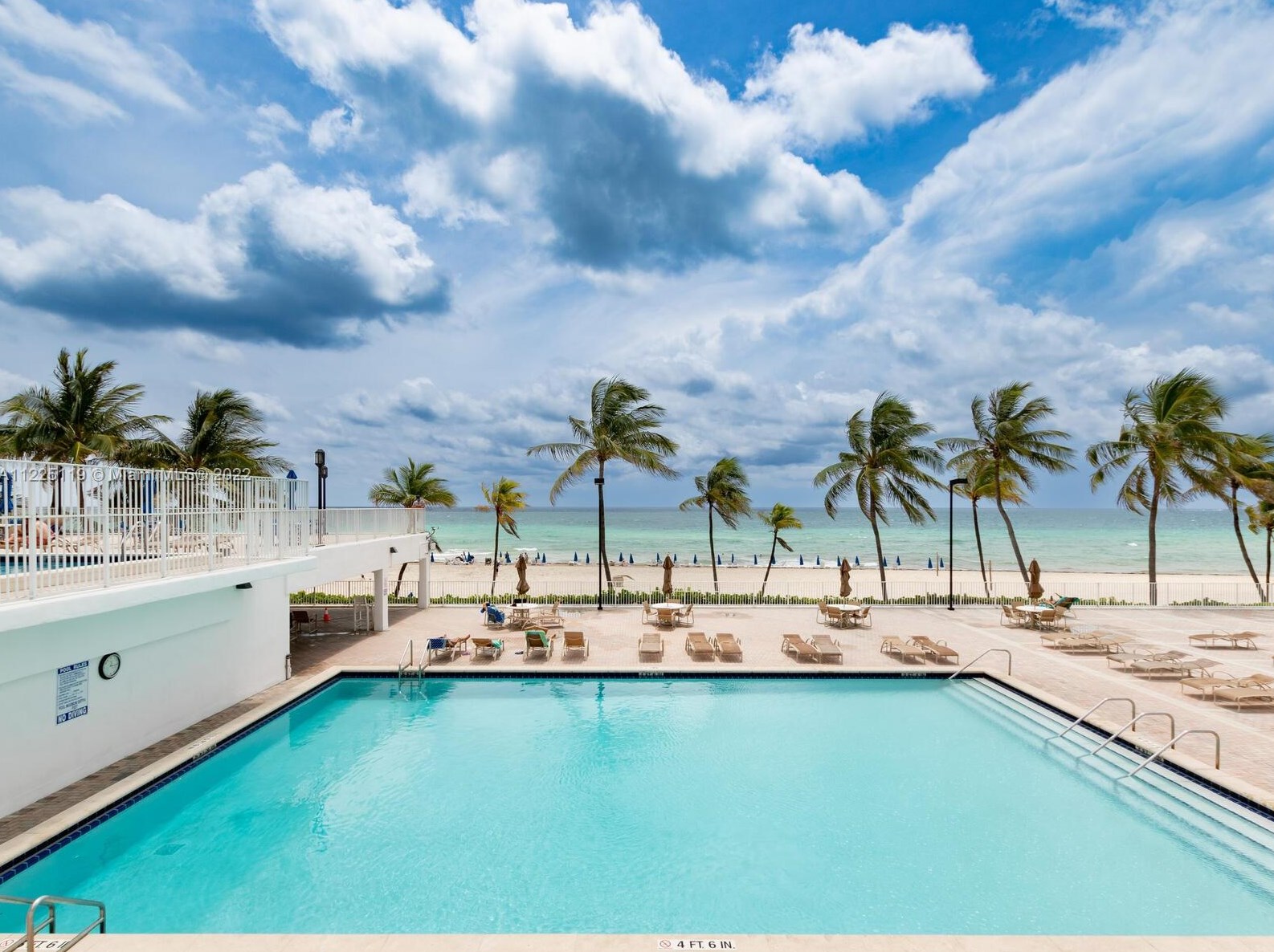 2101 Ocean Dr, Hollywood FL  33019-2529 exterior