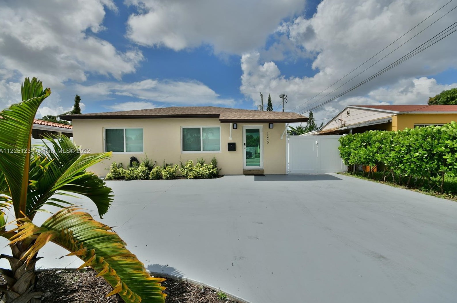 3240 14th Ter, Miami FL  33125-1806 exterior