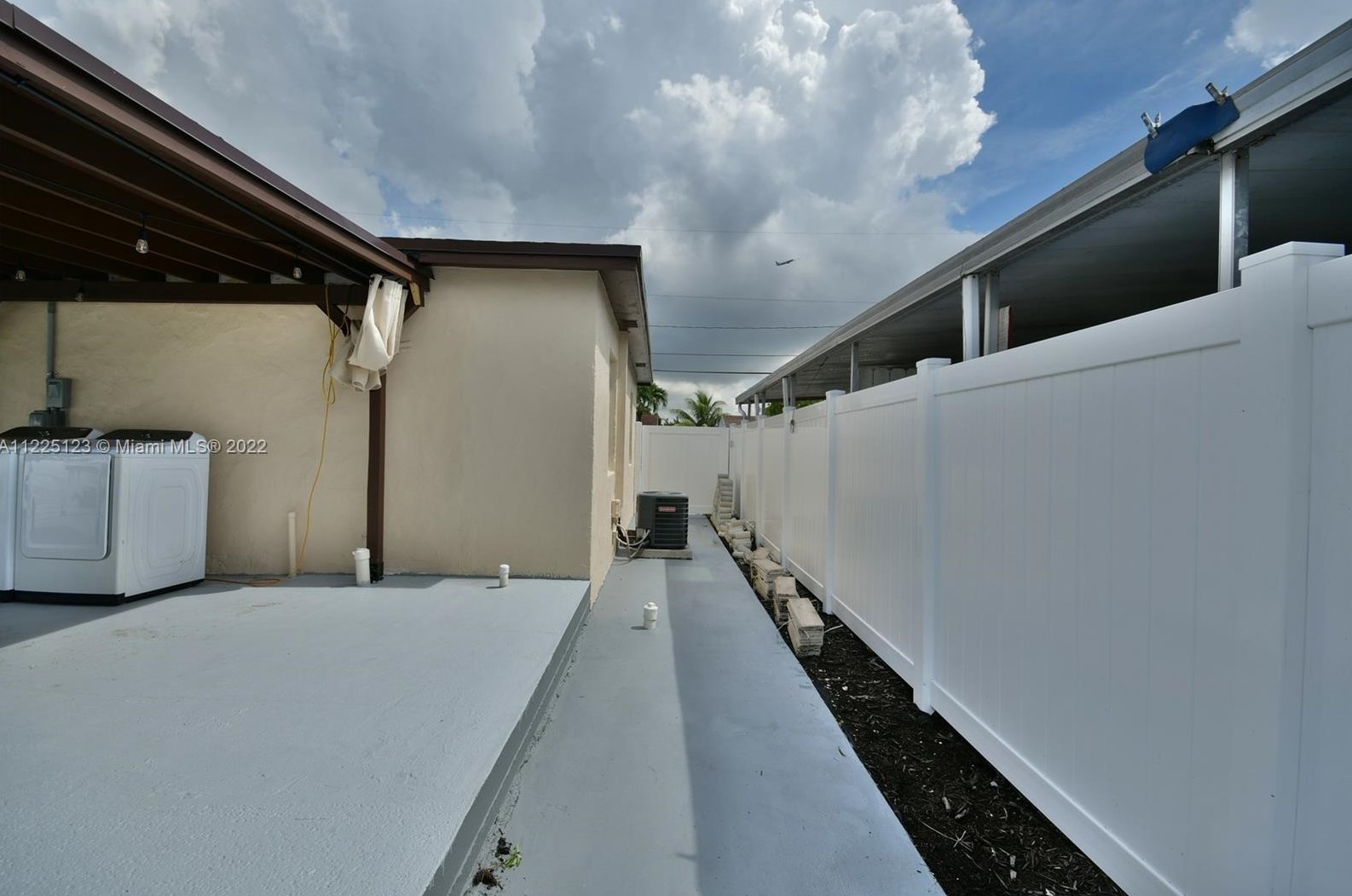 3240 14th Ter, Miami FL  33125-1806 exterior