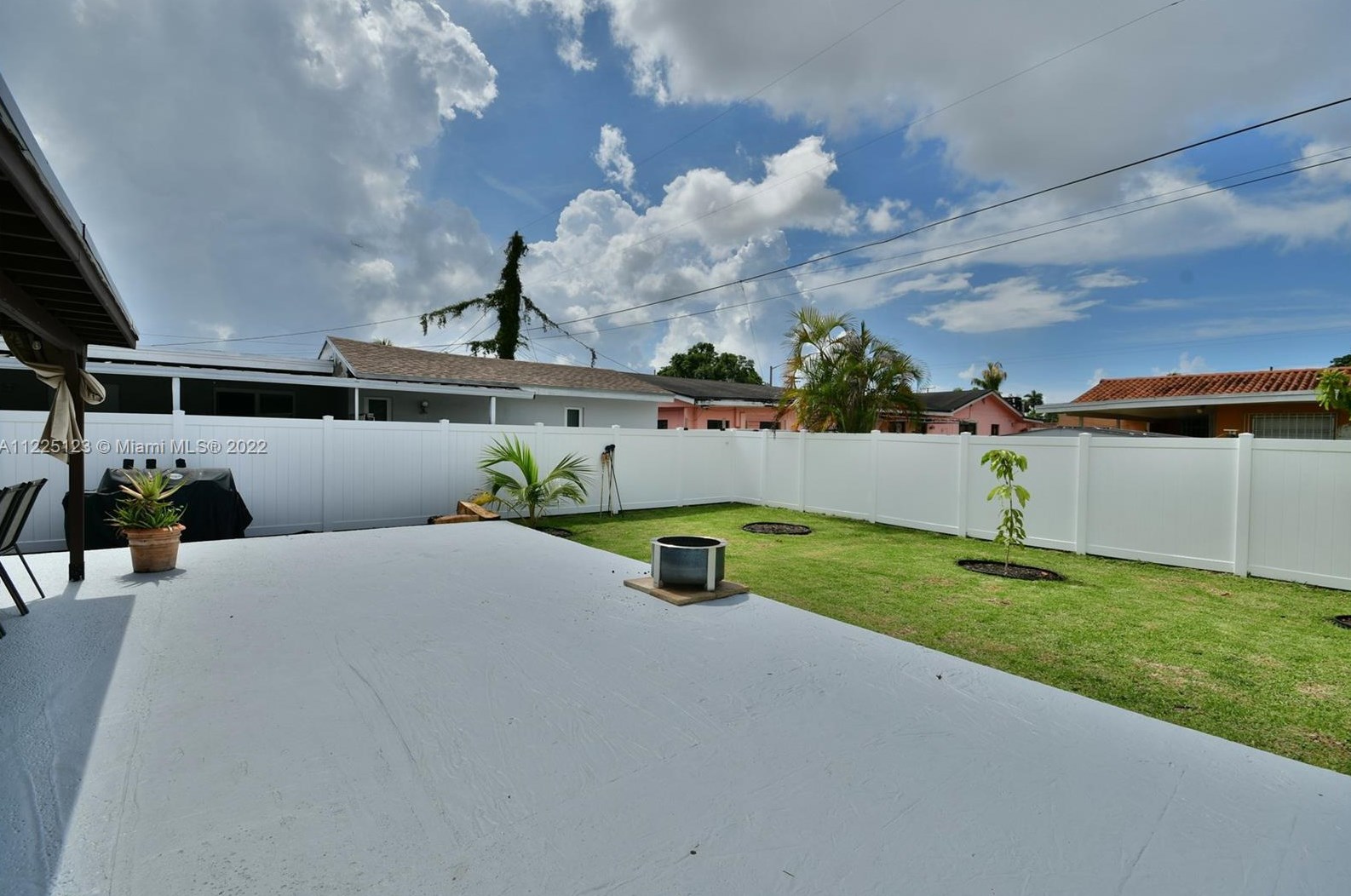 3240 14th Ter, Miami FL  33125-1806 exterior