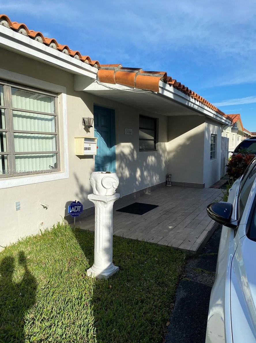 3044 92nd Ct, Miami FL  33165-3134 exterior