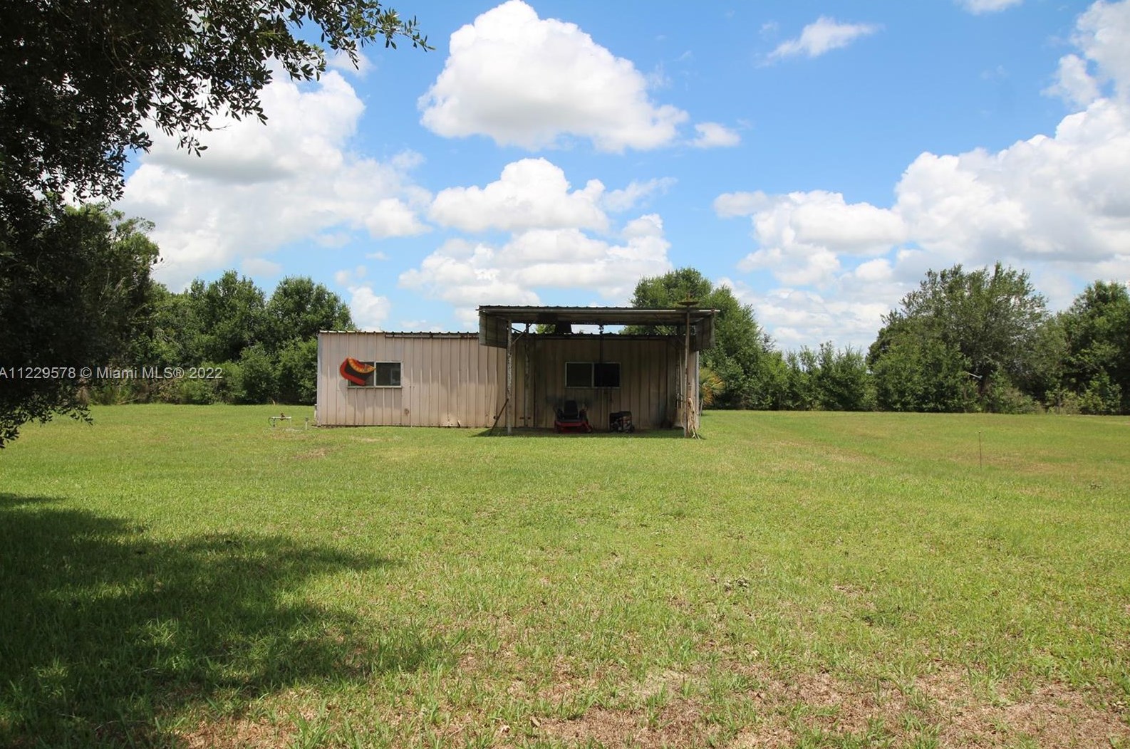 2472 63rd Ave, Okeechobee FL  34974-1235 exterior