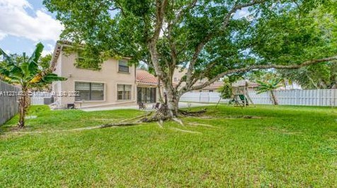 10939 Nashville Dr, Hollywood FL  33026-4905 exterior