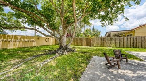 10939 Nashville Dr, Hollywood FL  33026-4905 exterior