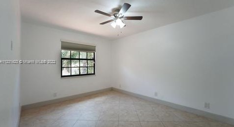 10939 Nashville Dr, Hollywood FL  33026-4905 exterior