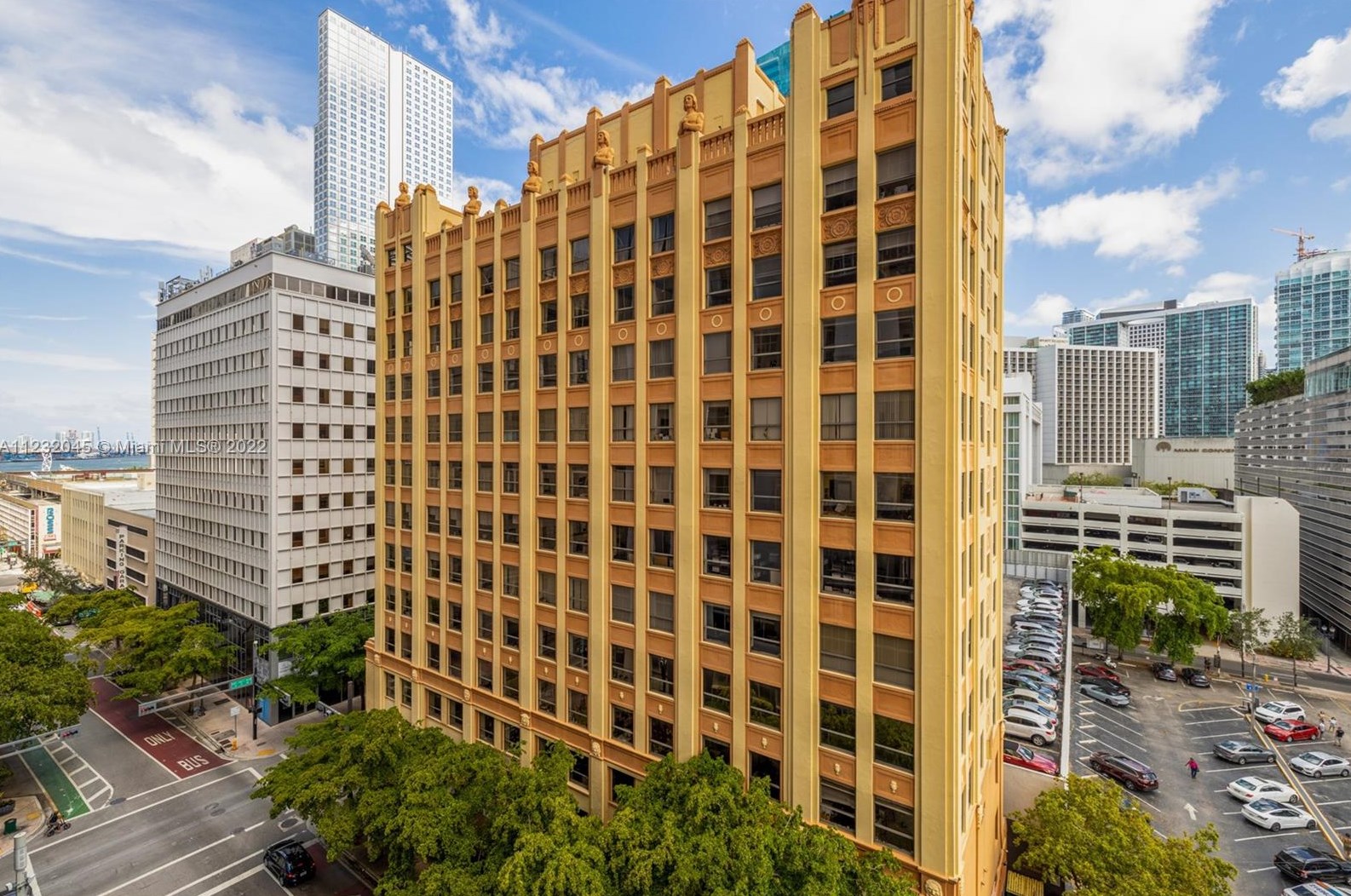 151 1st St, Miami FL 33132-2501 exterior