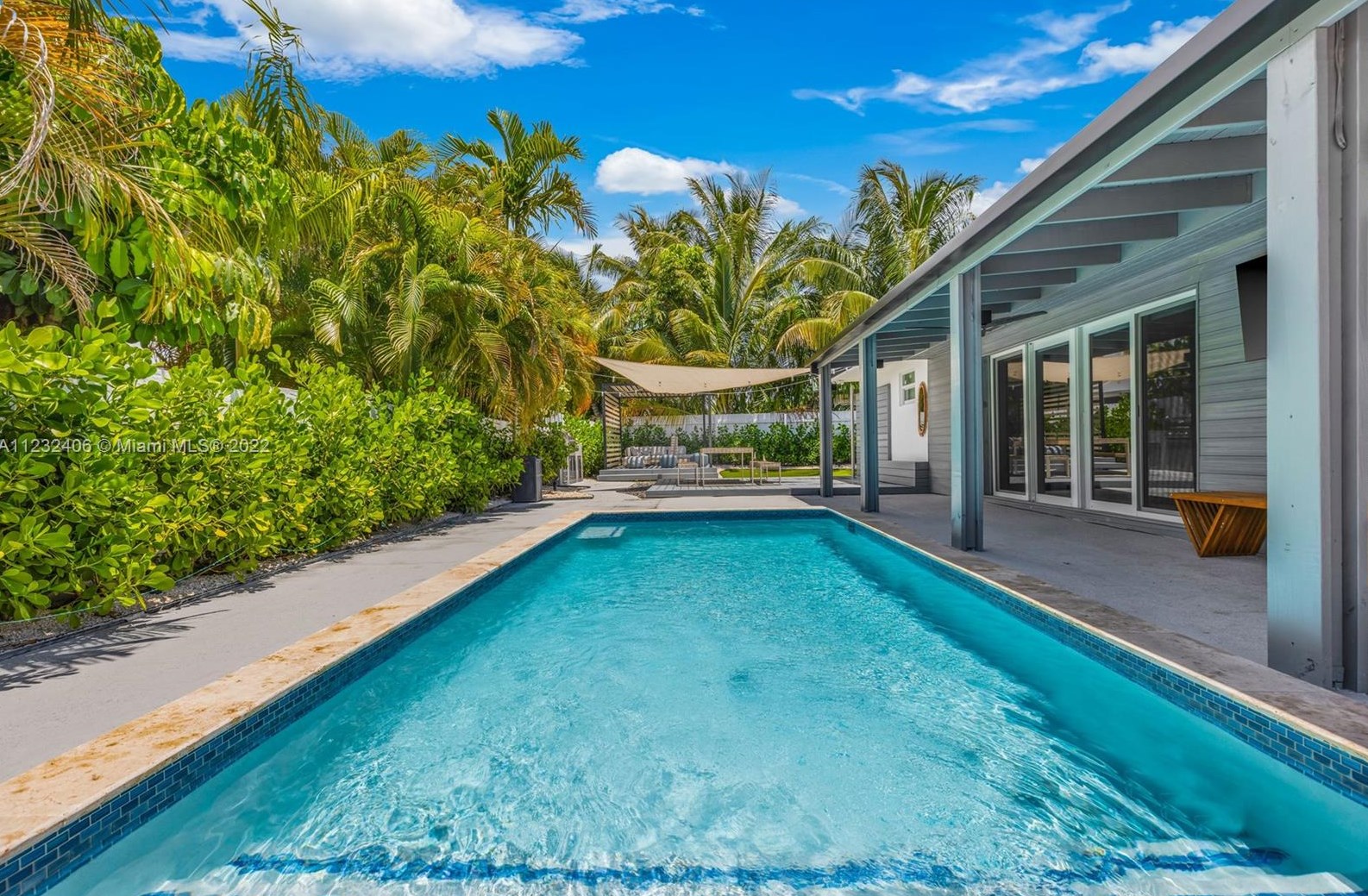 16520 35th Ave, Miami FL  33160-3817 exterior