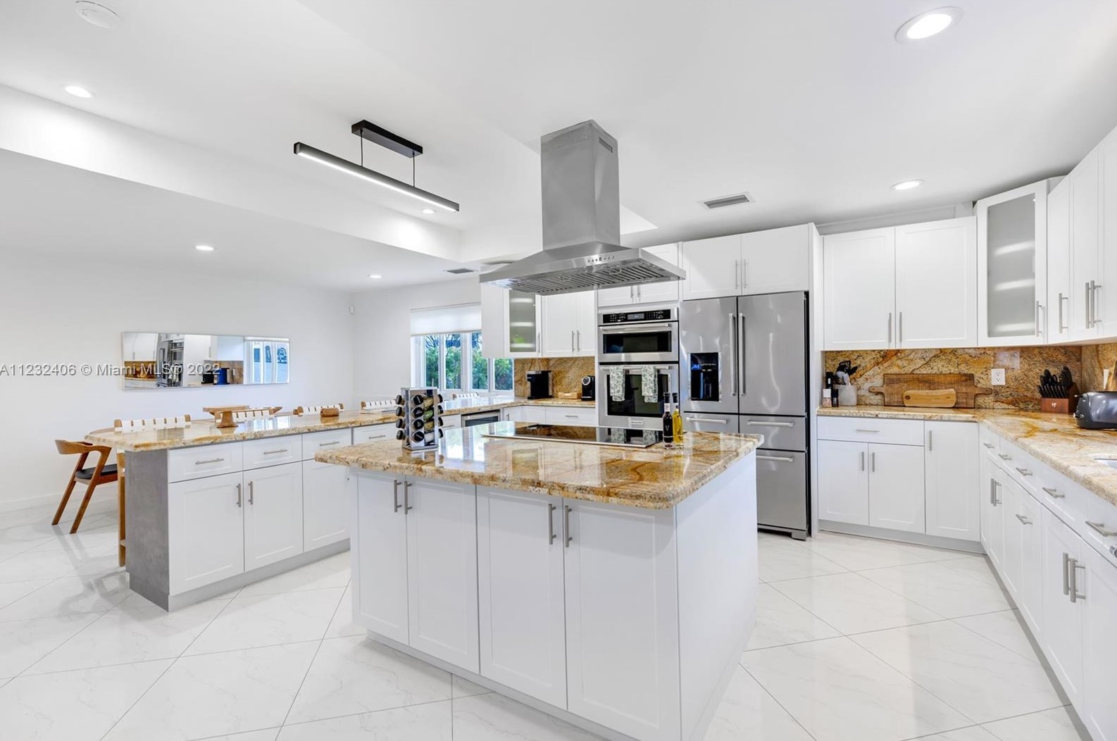 16520 35th Ave, Miami FL  33160-3817 exterior