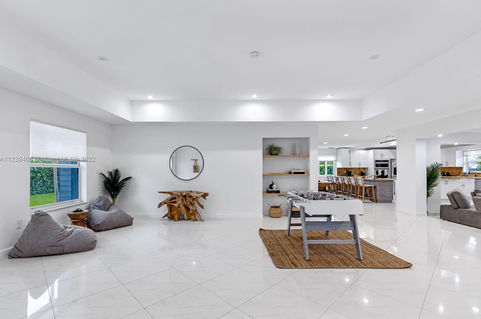 16520 35th Ave, Miami FL  33160-3817 exterior