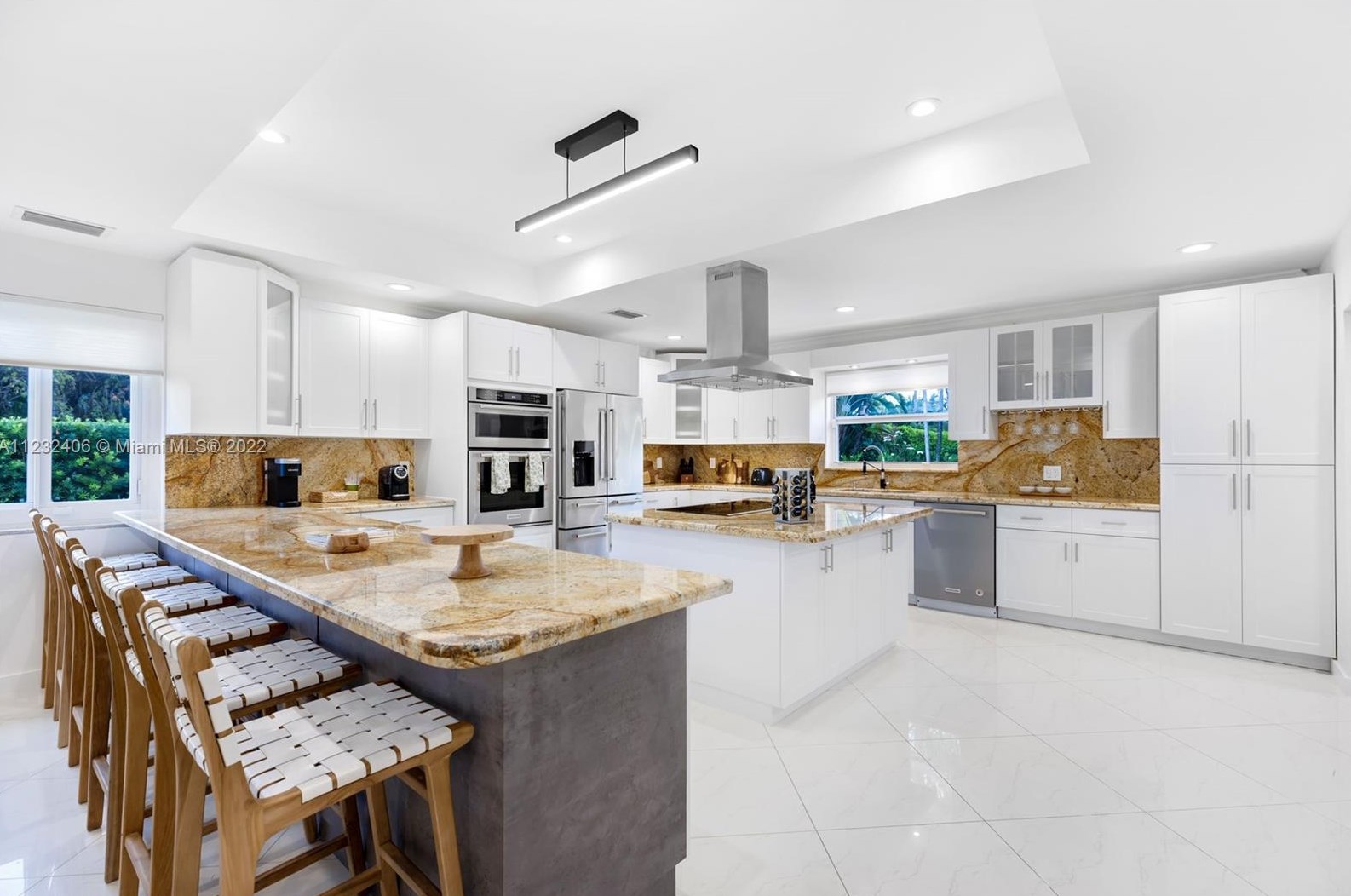 16520 35th Ave, Miami FL  33160-3817 exterior