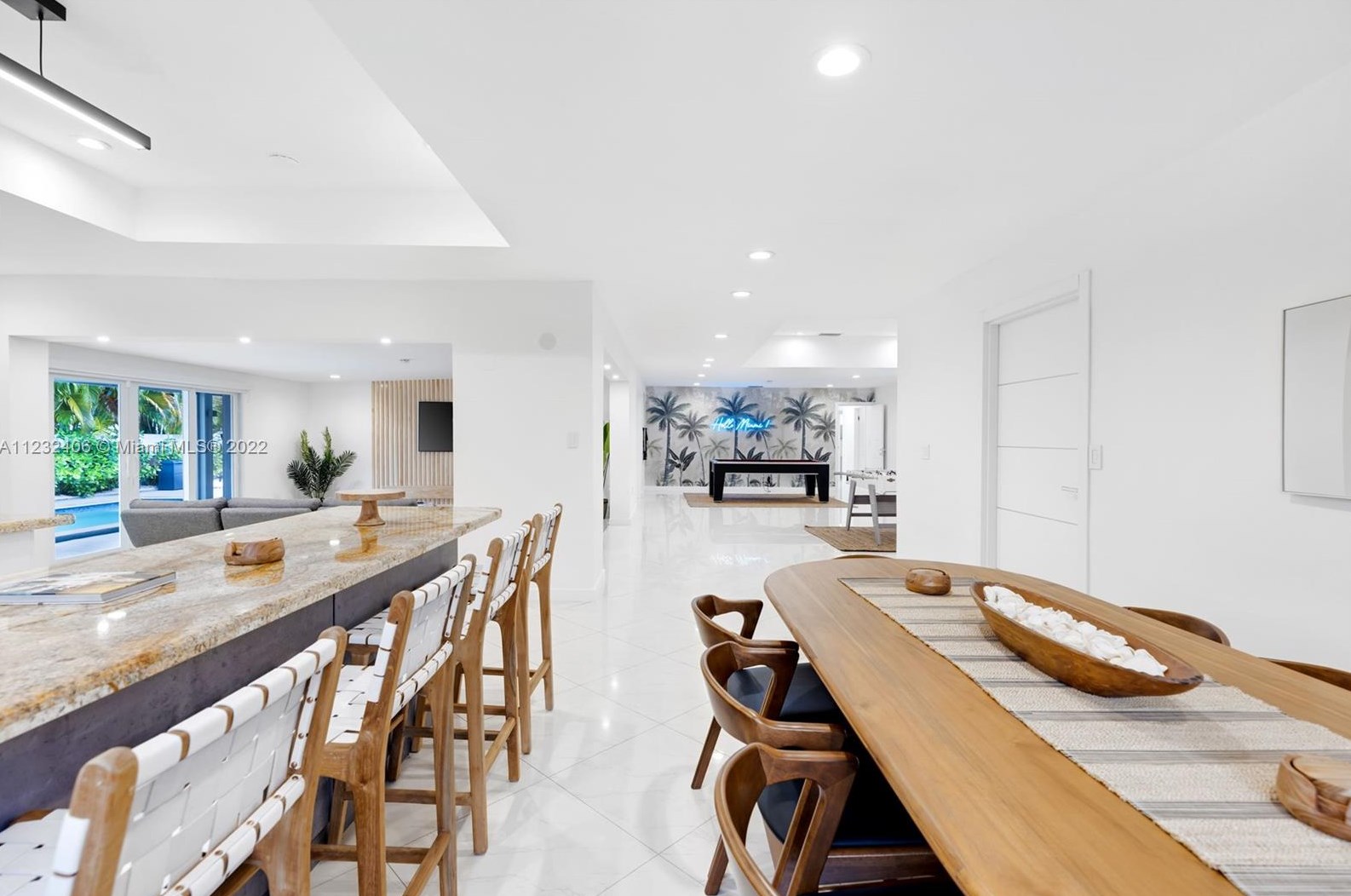 16520 35th Ave, Miami FL  33160-3817 exterior