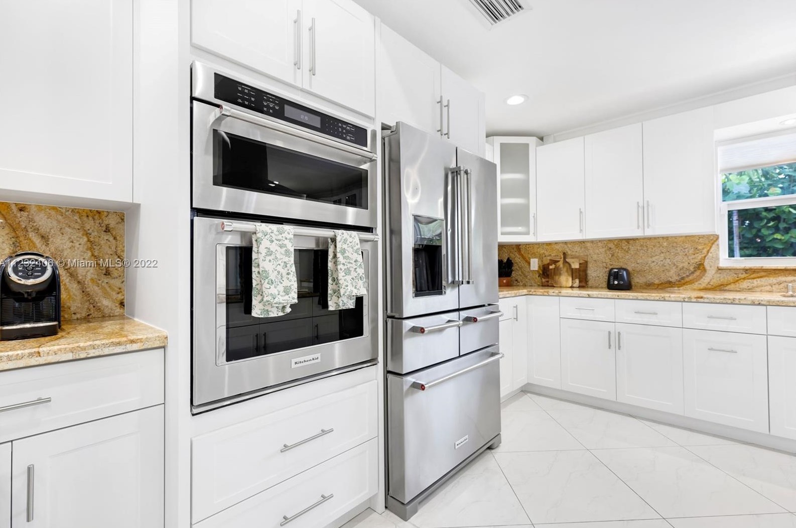 16520 35th Ave, Miami FL  33160-3817 exterior