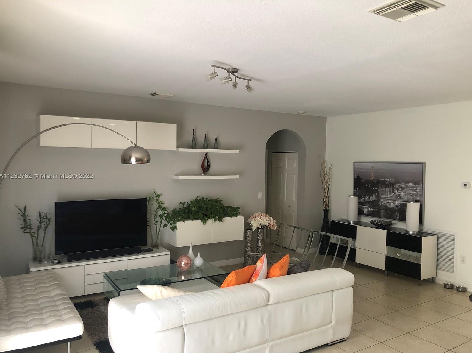 9410 227th Ter, Miami FL  33190-1805 exterior