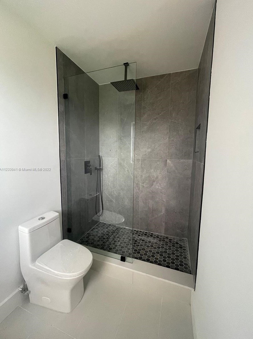 8521 Pasadena Blvd, Hollywood FL  33024-3451 exterior