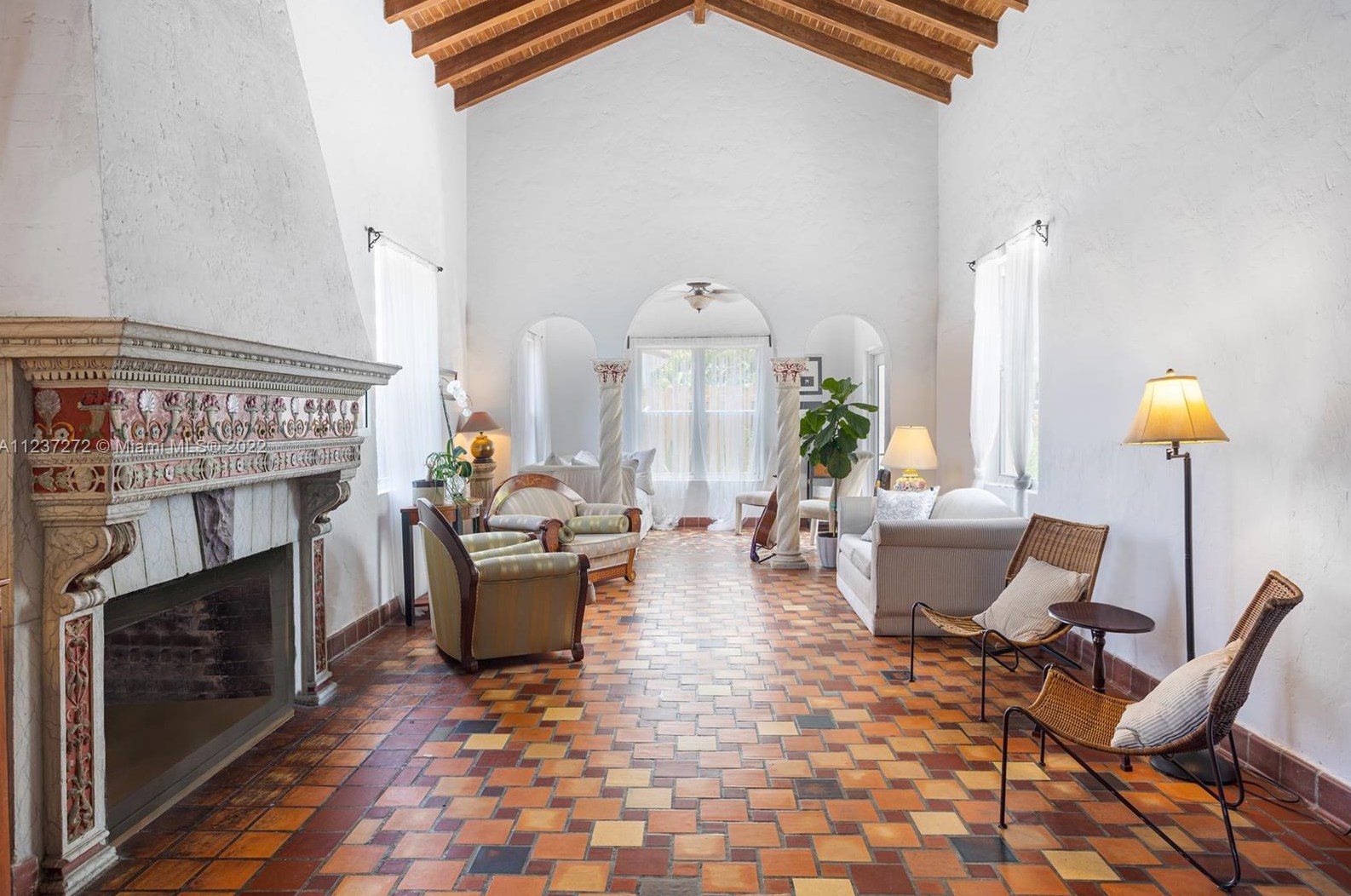 424 29th St, Miami FL  33140-4327 exterior