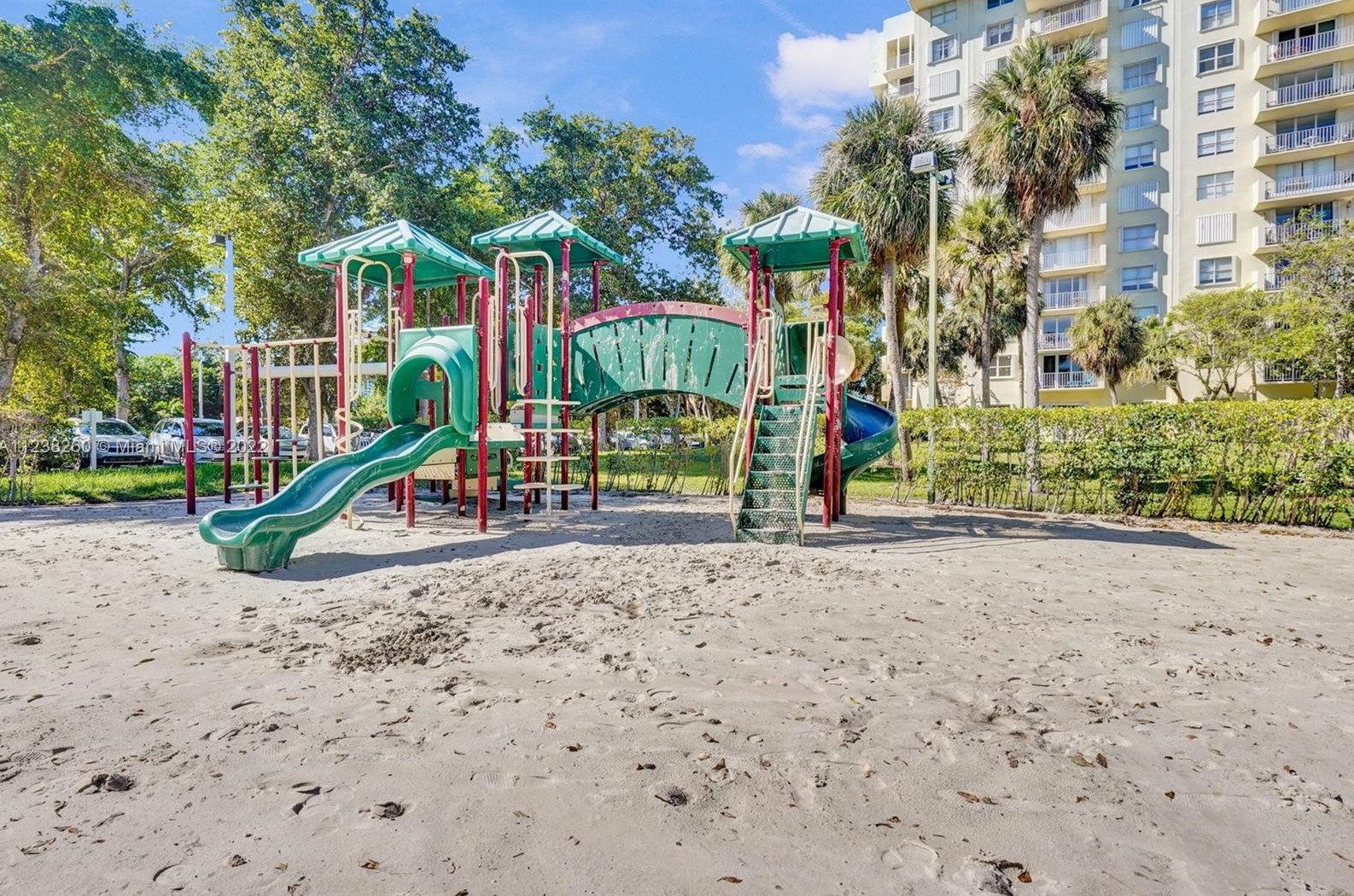 11111 Biscayne Blvd, Miami FL 33181-3494 exterior