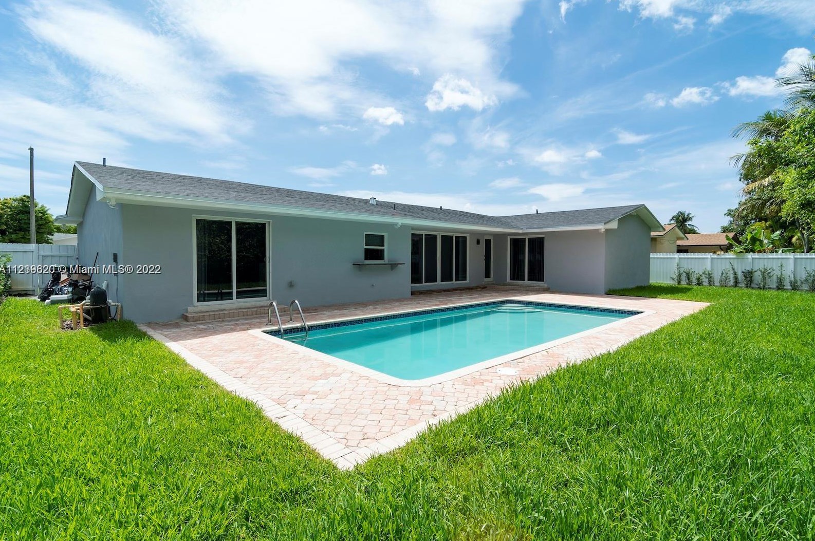 21310 19th Ave, Miami FL  33179-1552 exterior
