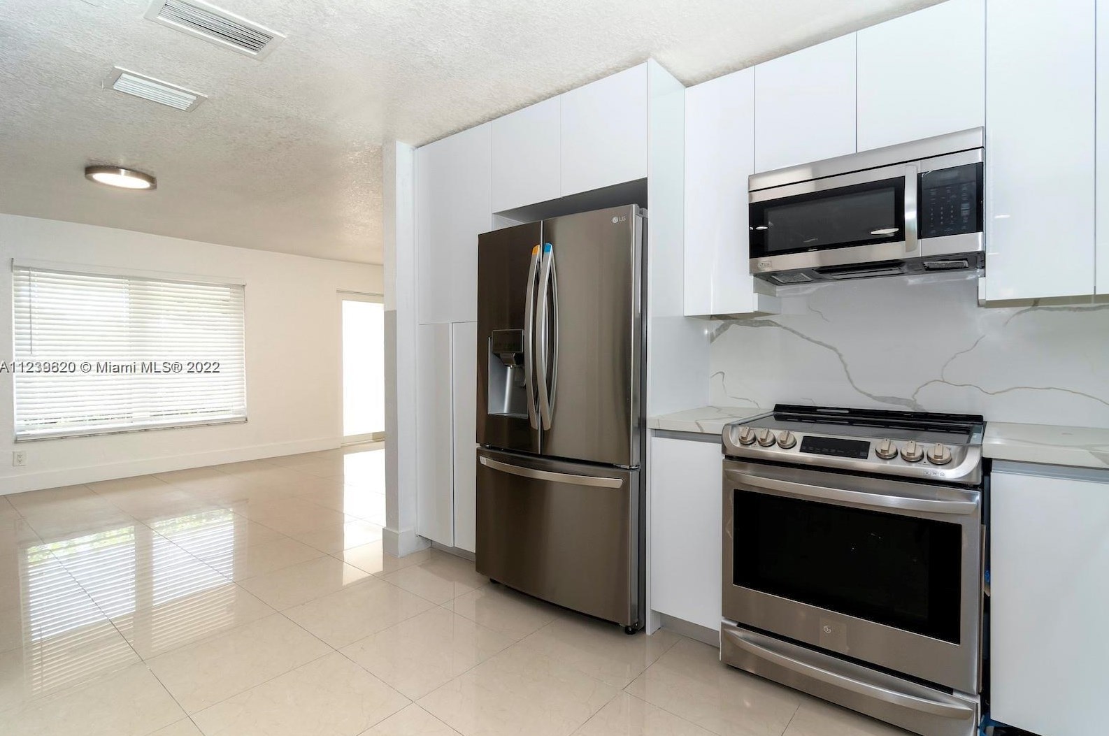 21310 19th Ave, Miami FL  33179-1552 exterior