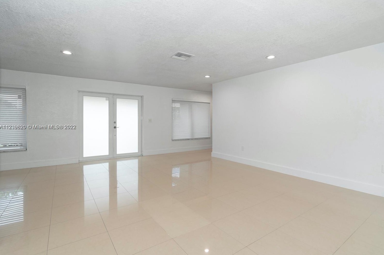 21310 19th Ave, Miami FL  33179-1552 exterior
