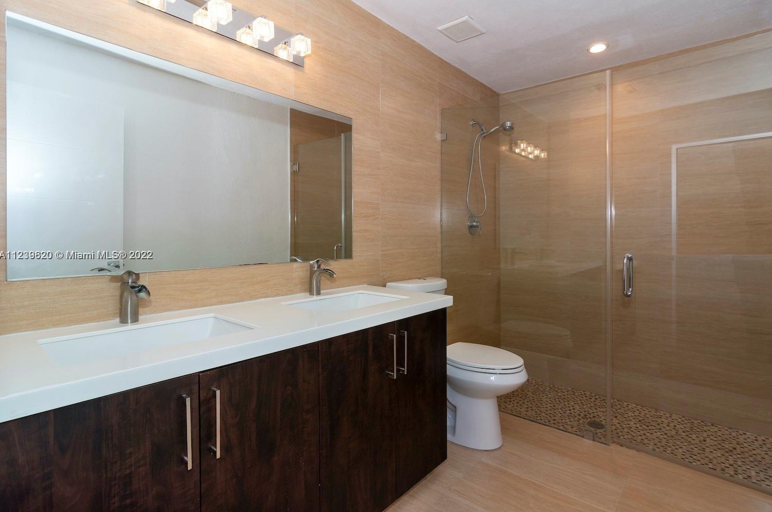 21310 19th Ave, Miami FL  33179-1552 exterior