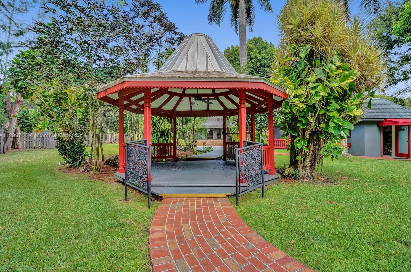 6031 82nd Ave, Miami FL  33143-1552 exterior