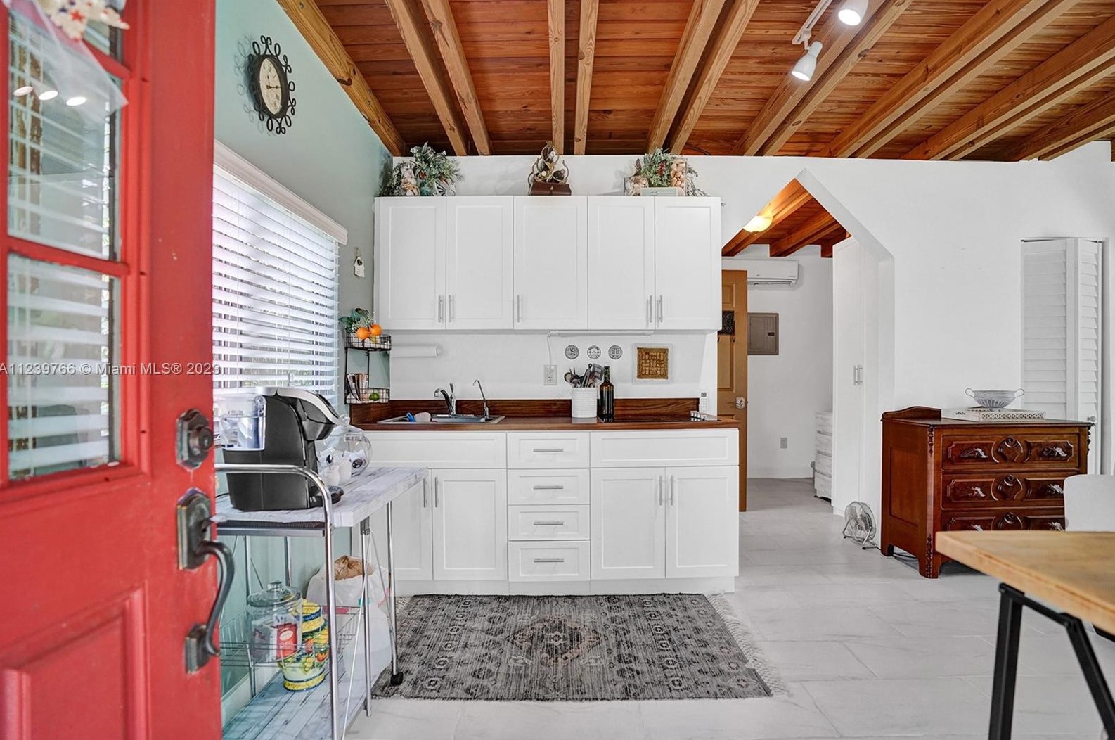 6031 82nd Ave, Miami FL  33143-1552 exterior