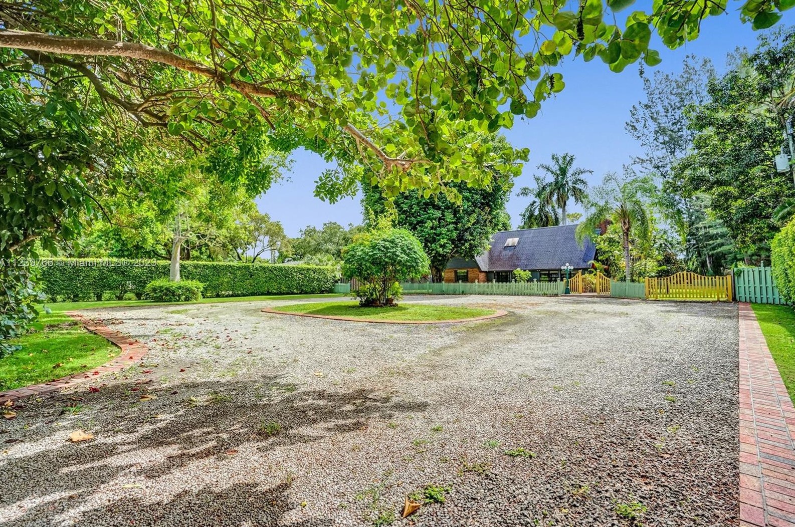 6031 82nd Ave, Miami FL  33143-1552 exterior