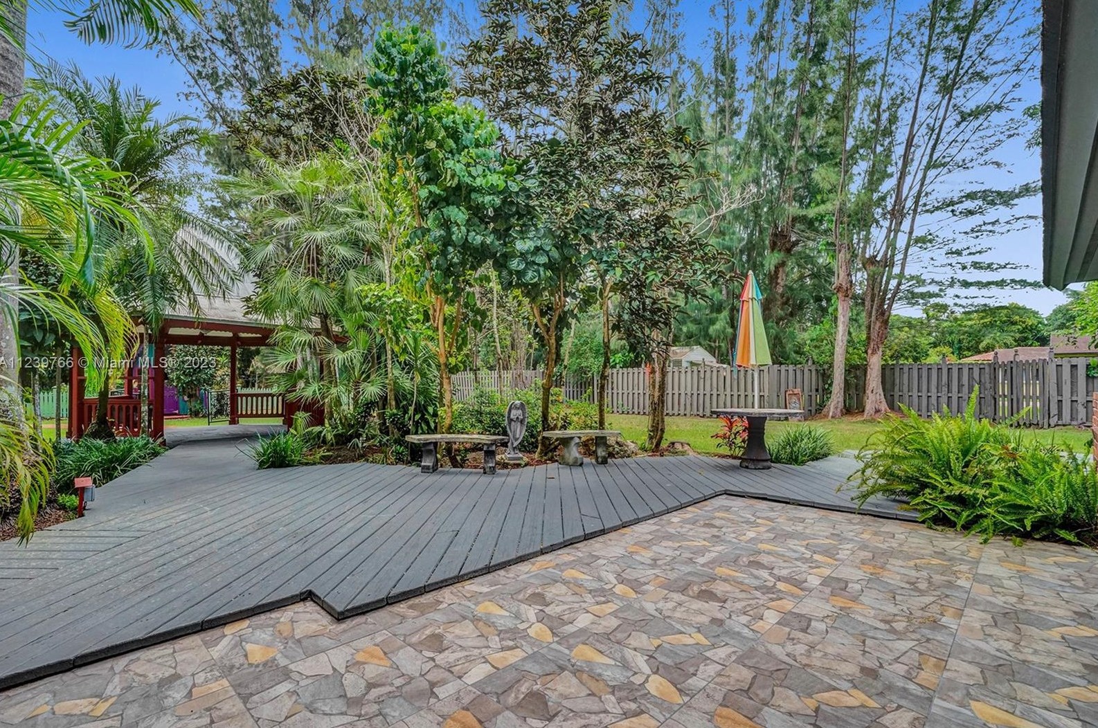 6031 82nd Ave, Miami FL  33143-1552 exterior