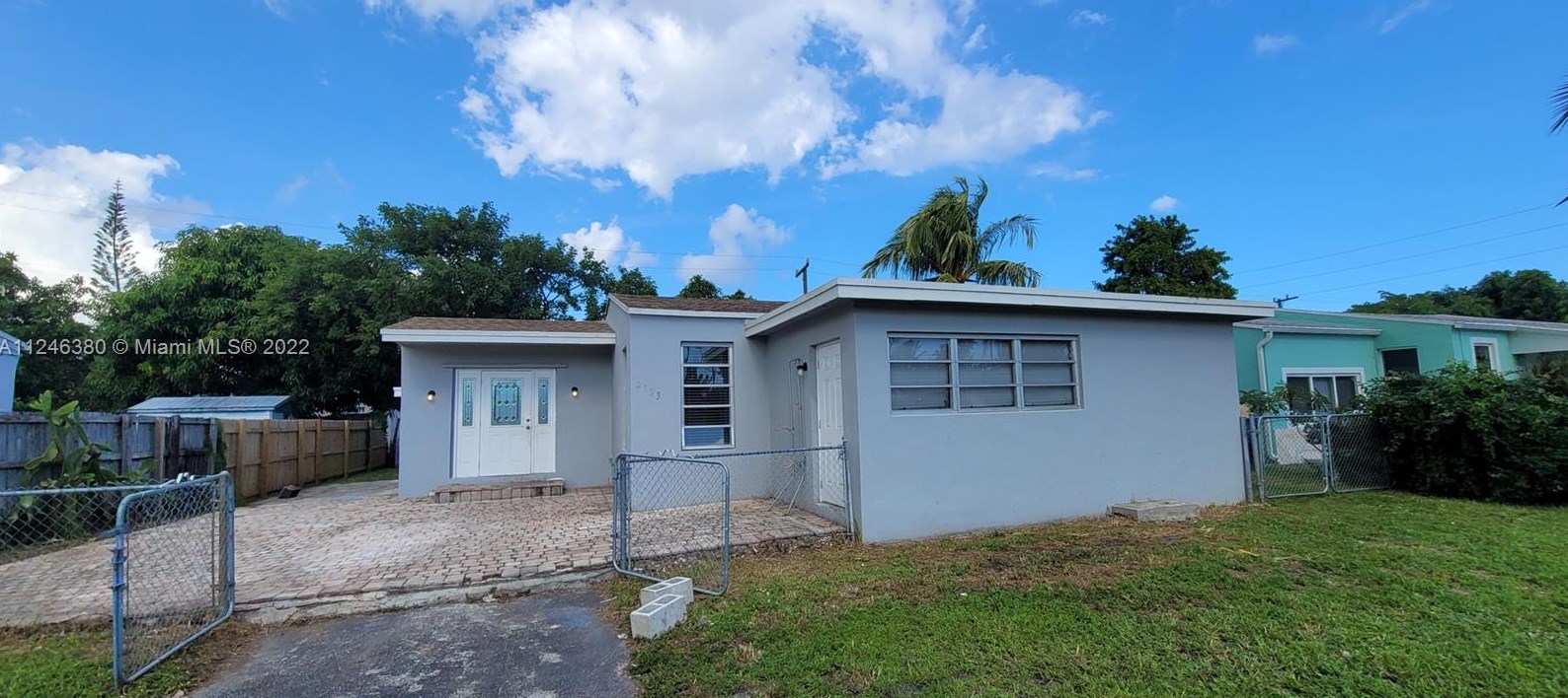 2123 Plunkett St, Hollywood FL  33020-5954 exterior