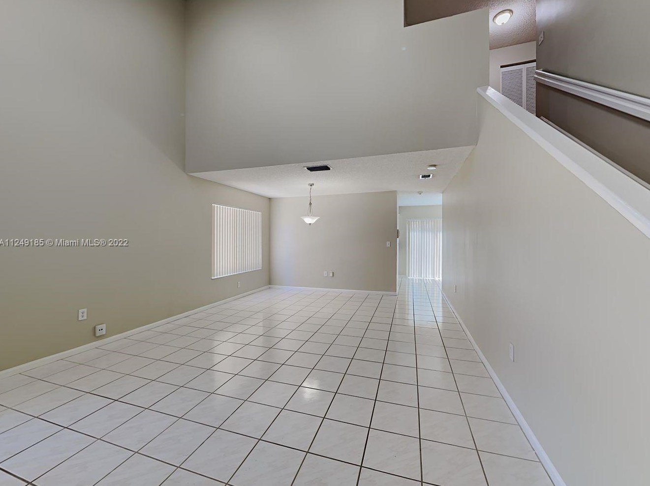 7320 158th Pl, Miami FL  33193-3311 exterior