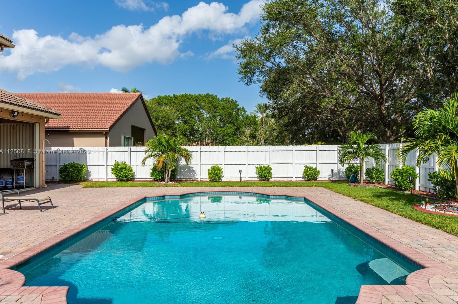 19270 29 Ct, Hollywood FL 33029-2474 exterior